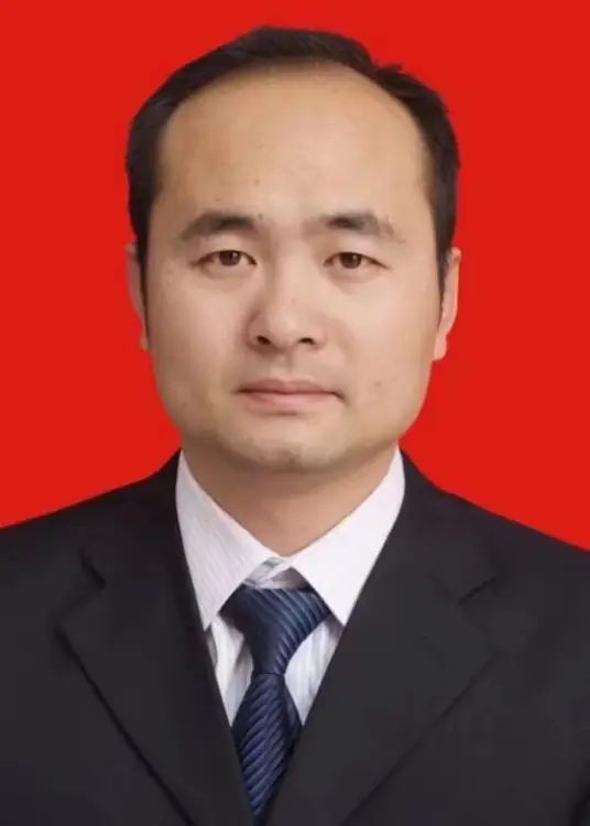 黄花镇政府镇长：刘登