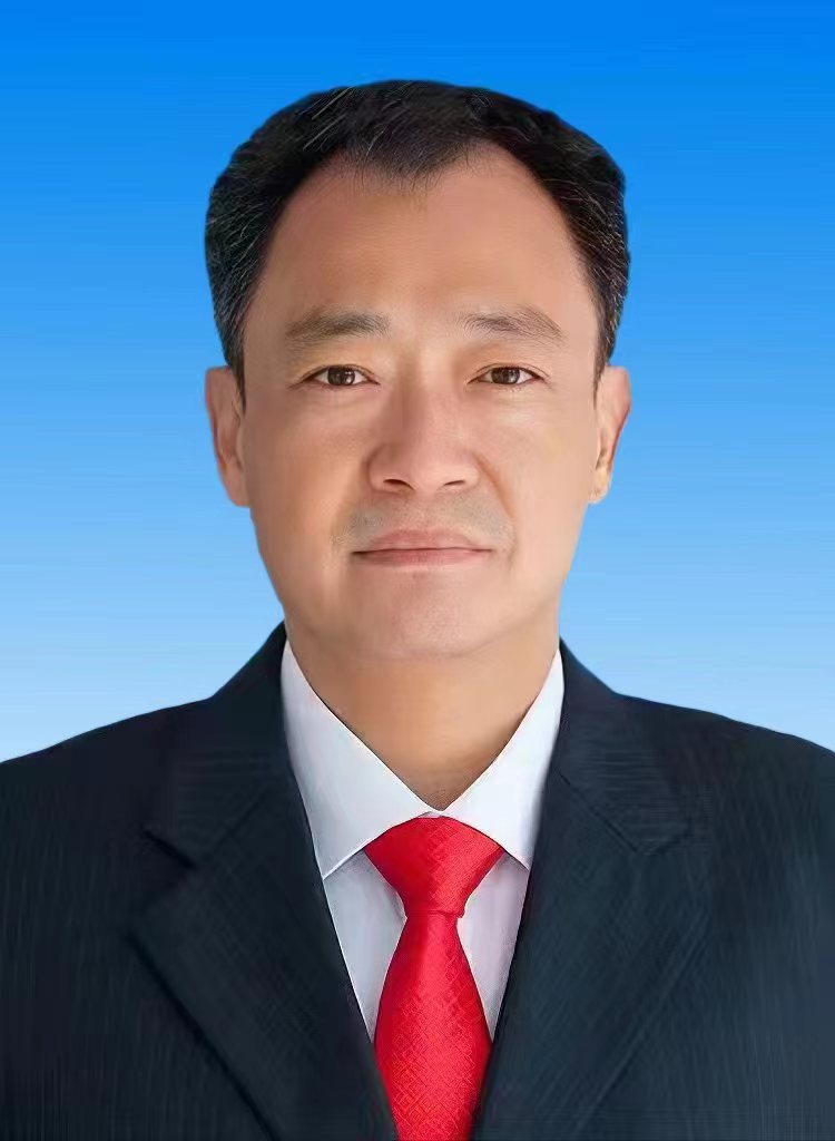 西峡县政府县长：杨明雪