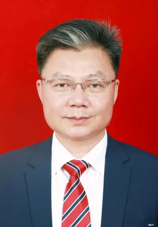 庐山市政府市长：王斌